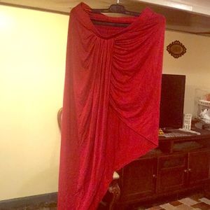 Slit skirt scrunched up on side